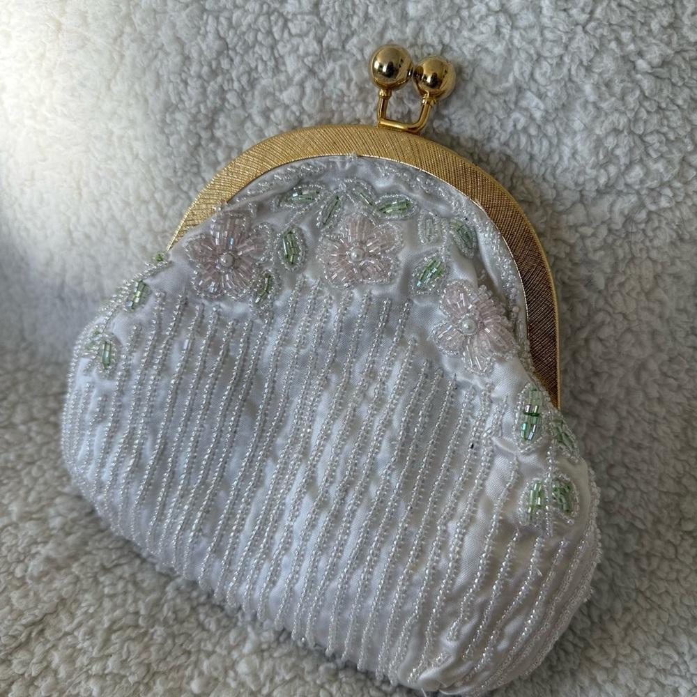 Vintage Château beaded white clutch bridal wedding bride floral gold - Picture 3 of 4